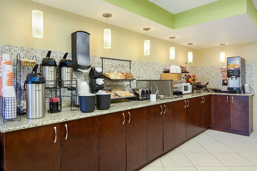 Quality Inn Harpers Ferry Restaurant photo
